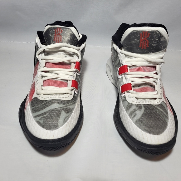 2 pair Nike kyrie 8 unreleased - Picture 5 of 10